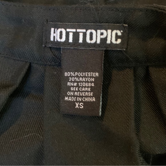 HOT TOPIC pleated skirt - Picture 3 of 3